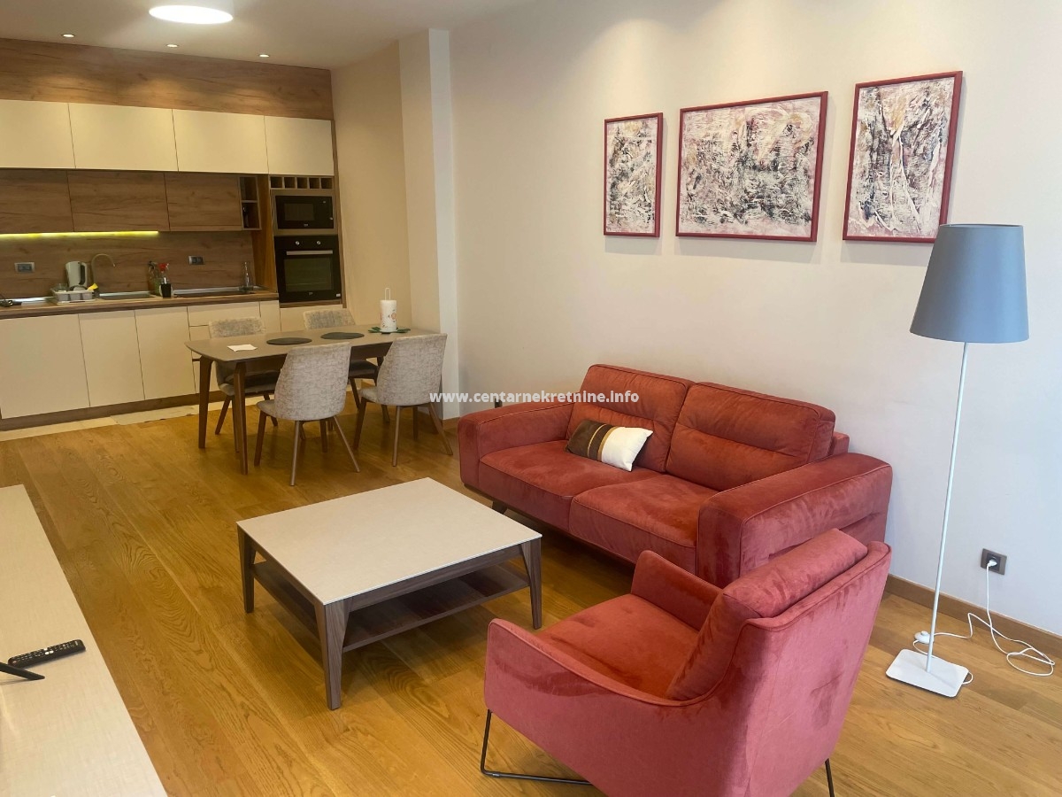Izdavanje, lux dvosoban stan 75m2, Preko Morače, Podgorica